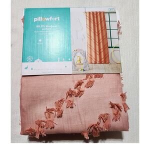 Pillowfort 99.9% blackout curtain W42'' x L84'' Rose pink chevron